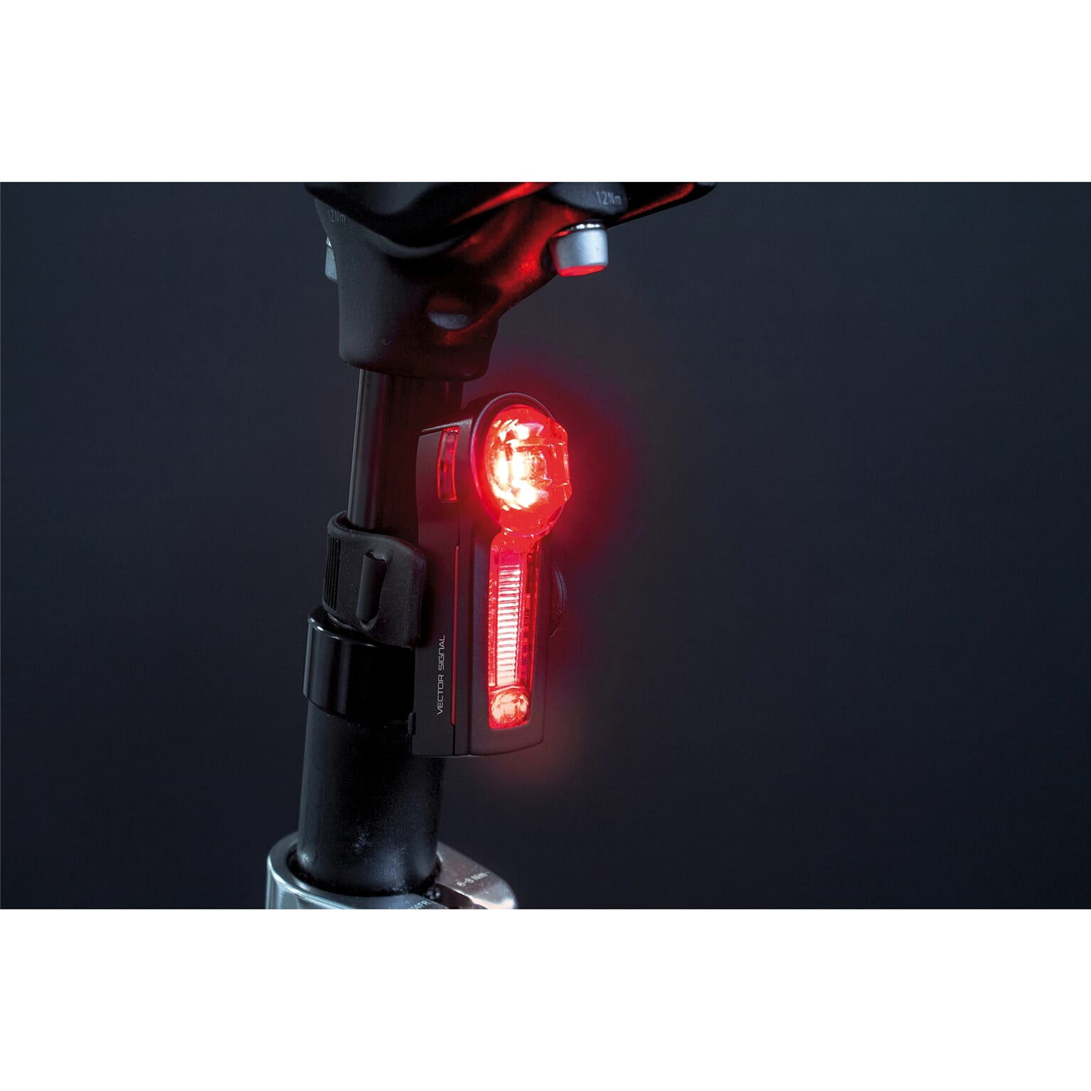 Trelock achterlicht LS 740 I-GO Vector remlicht usb zadelpe