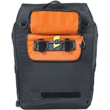 Basil rugtas Miles Tarpaulin zwart oranje 17L