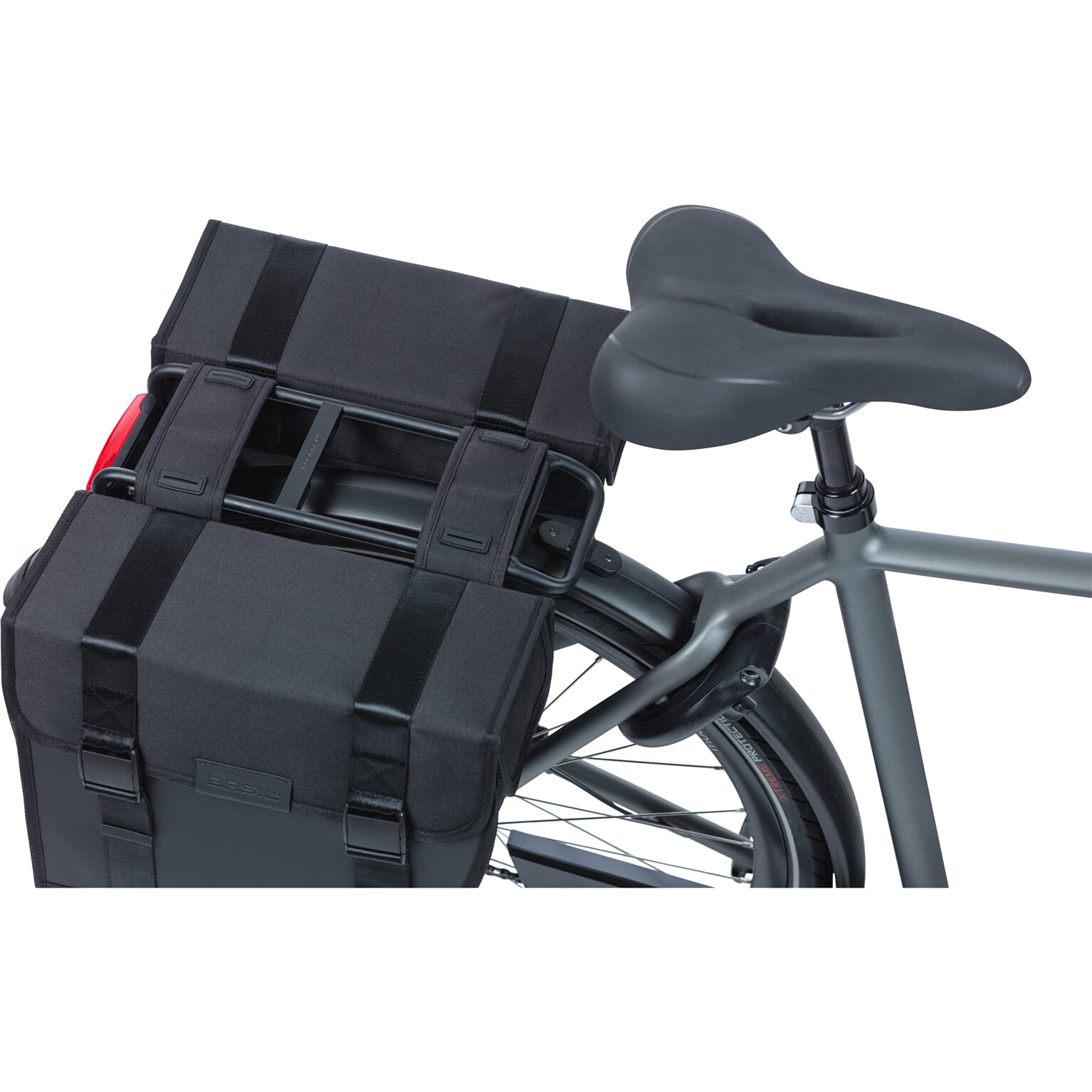 Basil fietstas dubbel Tour Waterproof zwart 28L