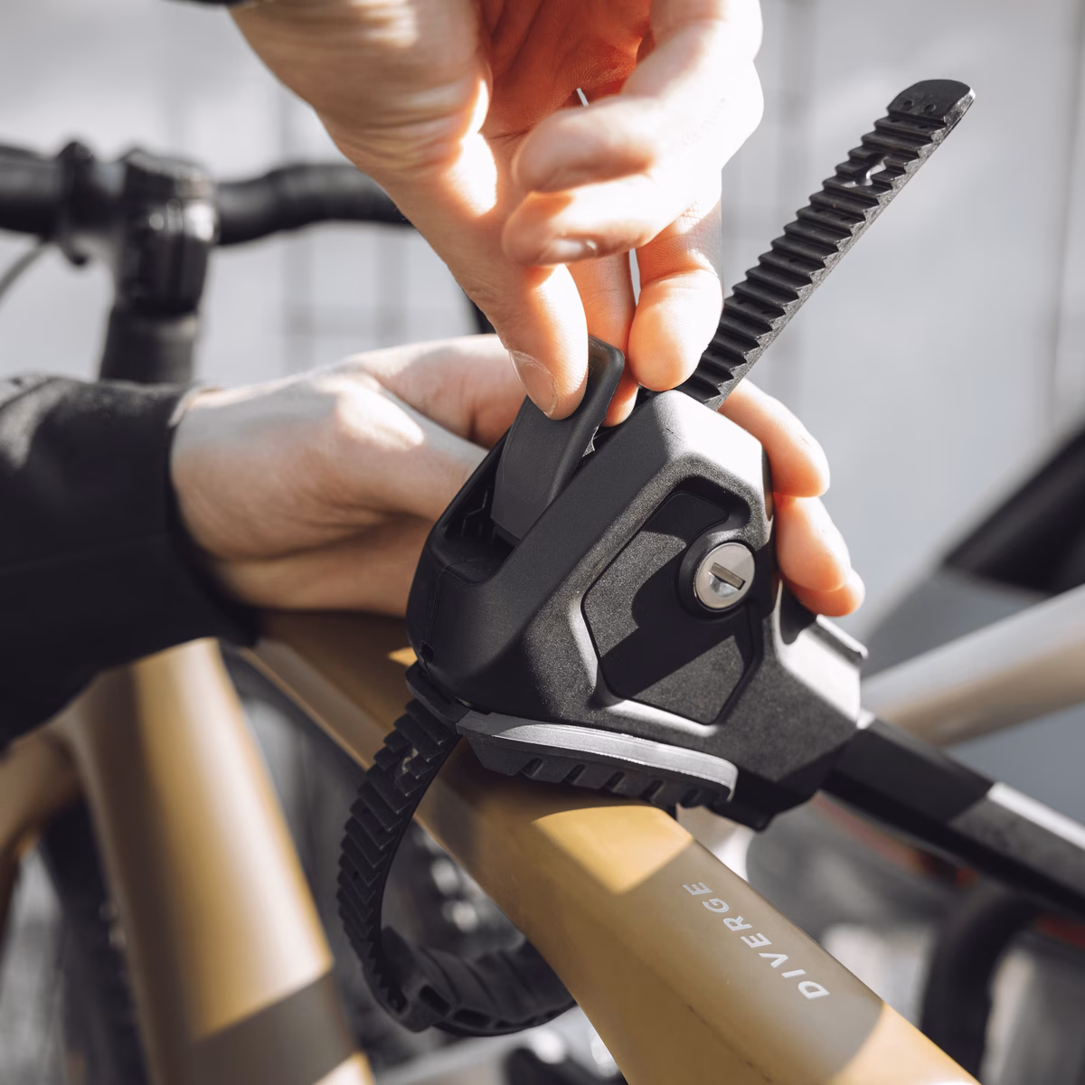 Thule EasyFold 3 Fietsendrager - Trekhaak - 3 Fietsen - Zwart